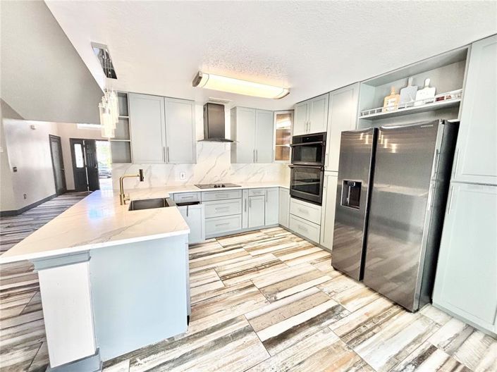 Image No.11-5 Bed Property for sale