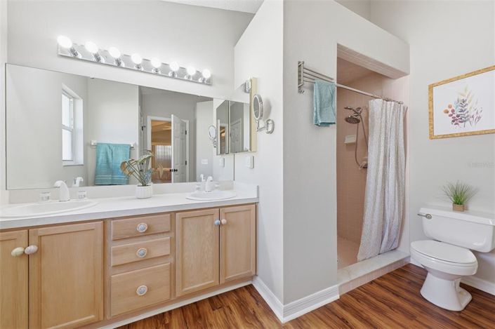 Image No.22-2 Bed Property for sale