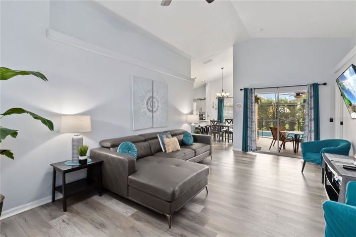 Image No.12-4 Bed Property for sale