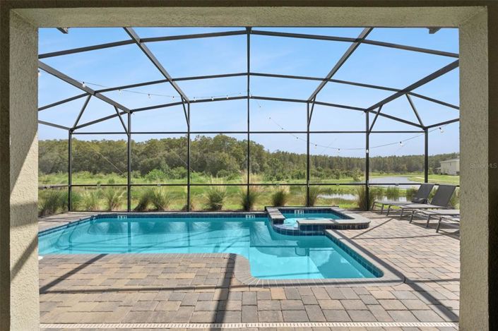 Image No.2-9 Bed Property for sale