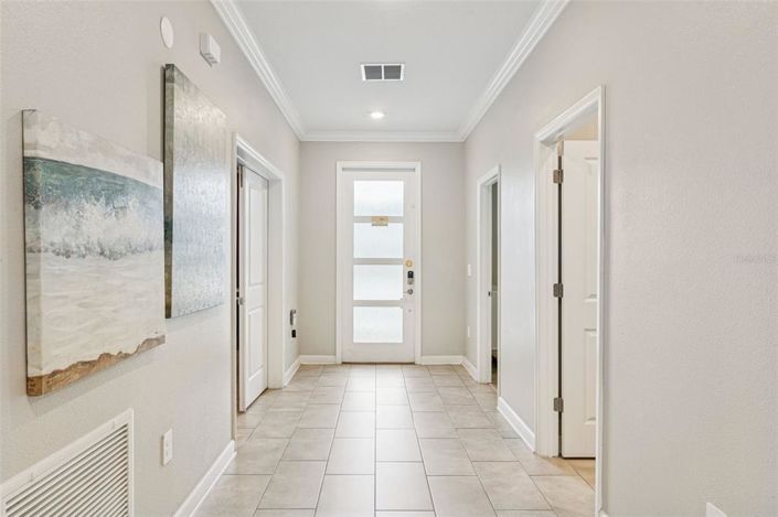 Image No.5-9 Bed Property for sale