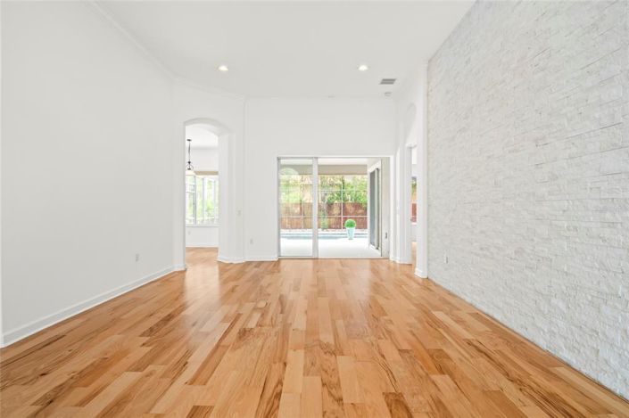 Image No.11-4 Bed Property for sale