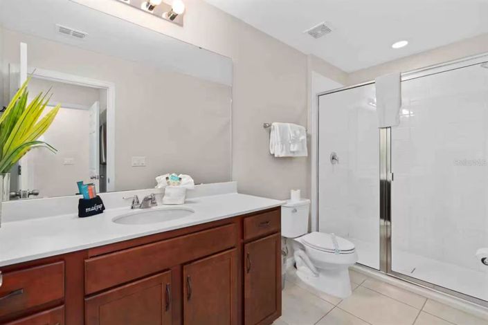 Image No.18-5 Bed Townhouse for sale