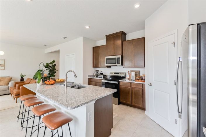 Image No.9-3 Bed Property for sale