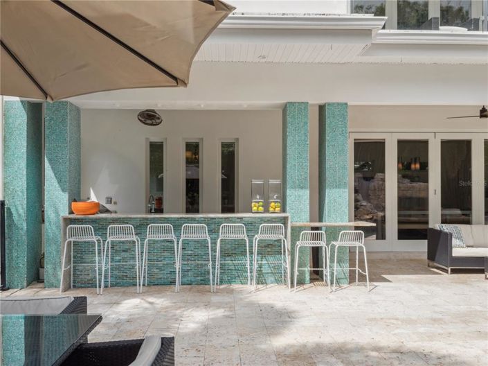 Image No.11-6 Bed Property for sale