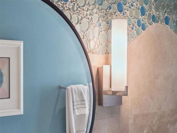 Image No.13-6 Bed Property for sale