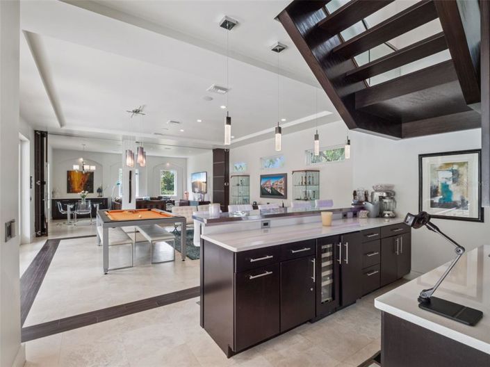 Image No.31-6 Bed Property for sale