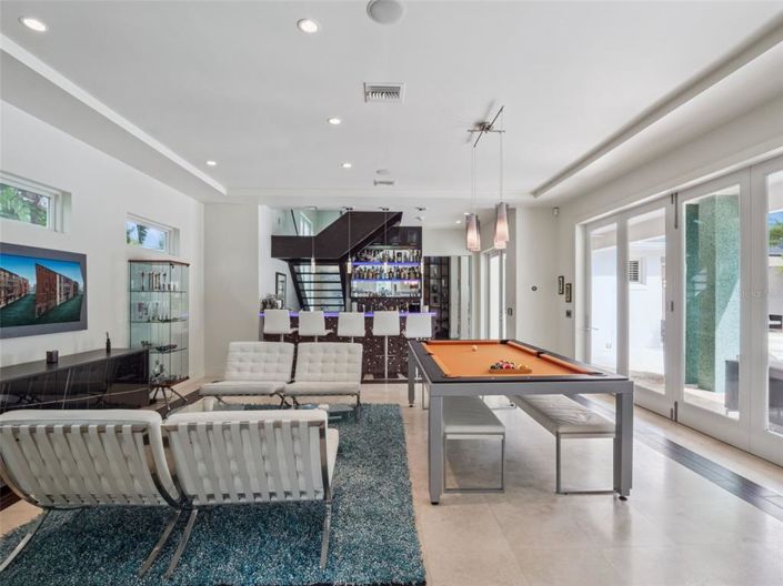 Image No.34-6 Bed Property for sale