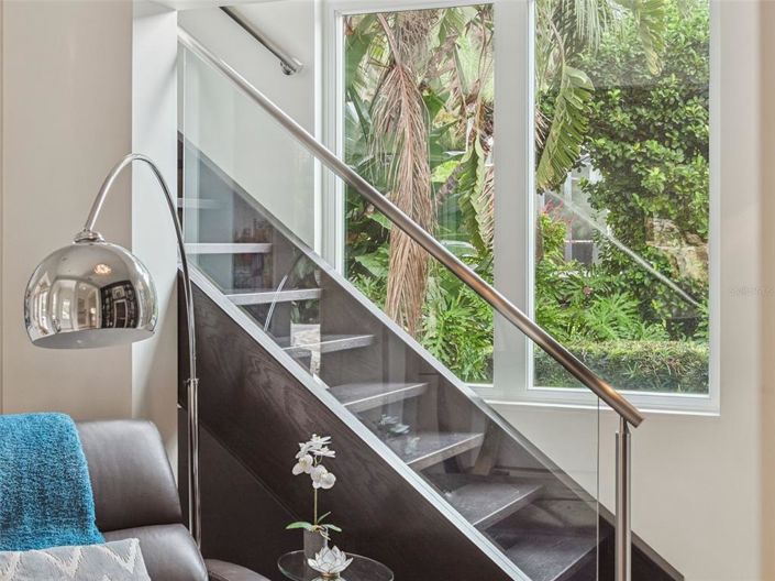 Image No.40-6 Bed Property for sale