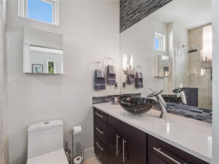 Image No.42-6 Bed Property for sale