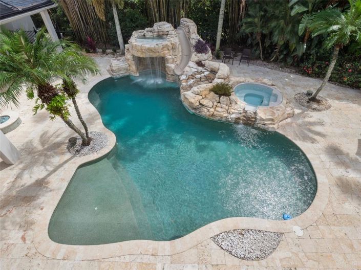 Image No.45-6 Bed Property for sale