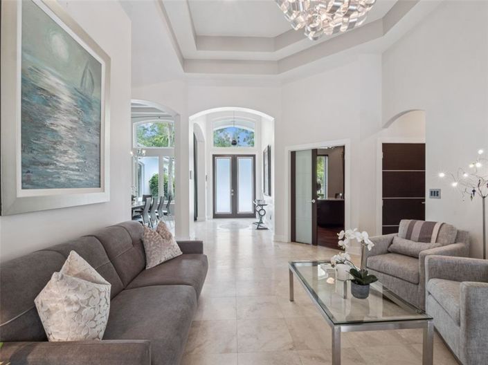 Image No.46-6 Bed Property for sale