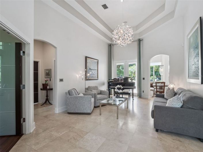 Image No.52-6 Bed Property for sale