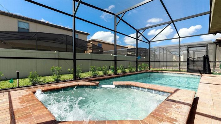 Image No.25-7 Bed Property for sale