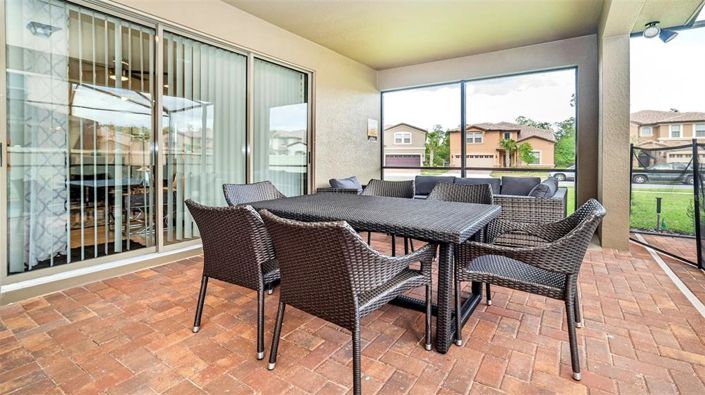 Image No.28-7 Bed Property for sale