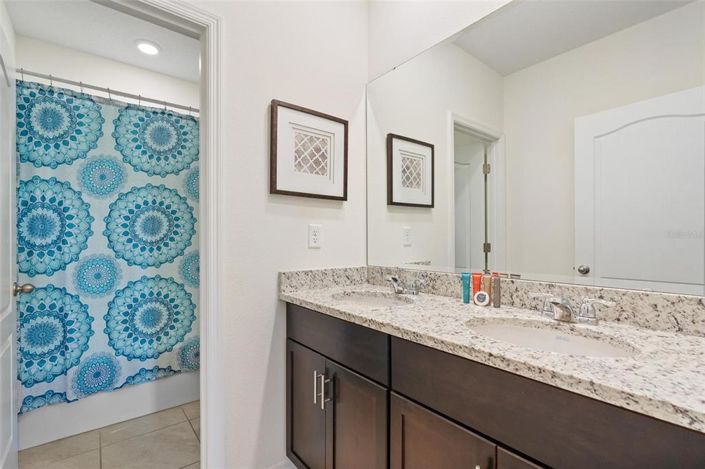 Image No.30-6 Bed Property for sale