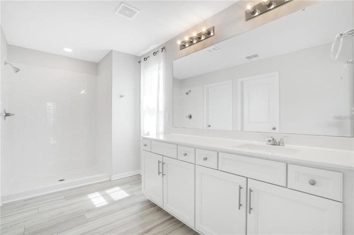 Image No.13-4 Bed Property for sale