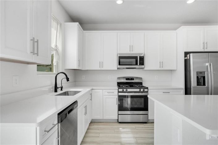 Image No.6-4 Bed Property for sale