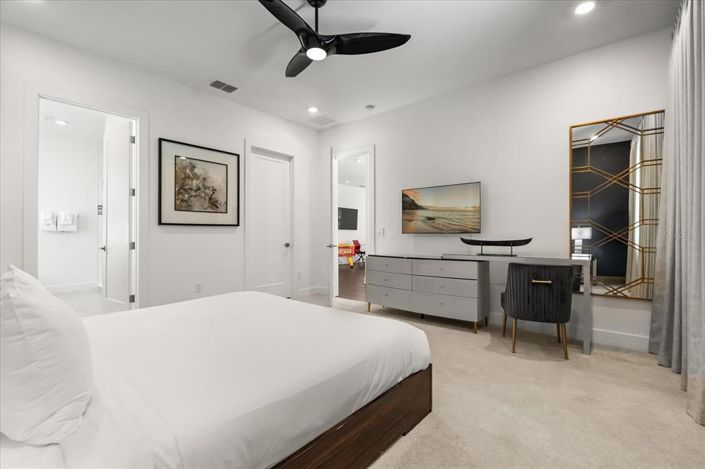 Image No.28-6 Bed Property for sale