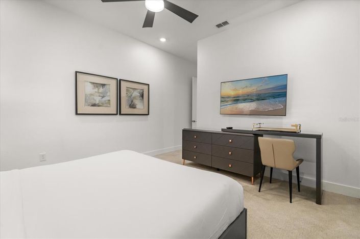 Image No.32-6 Bed Property for sale