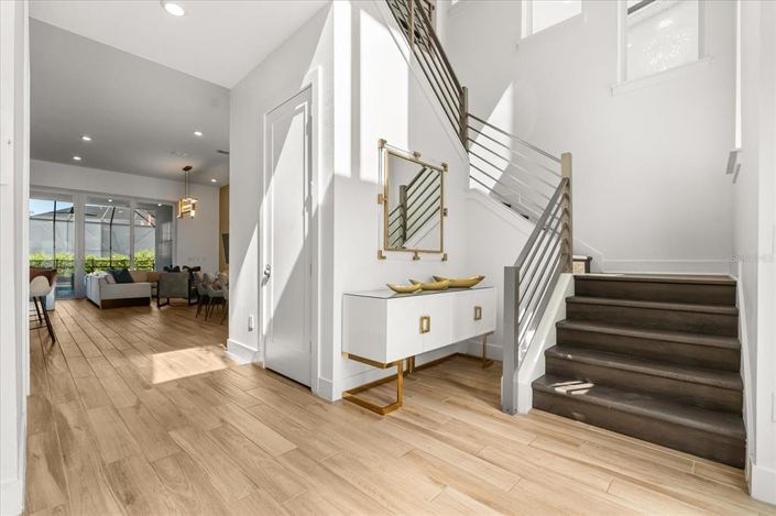 Image No.4-6 Bed Property for sale