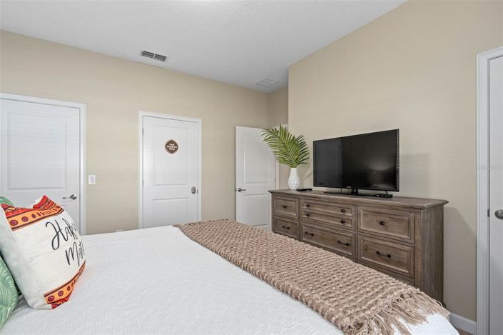 Image No.16-4 Bed Townhouse for sale