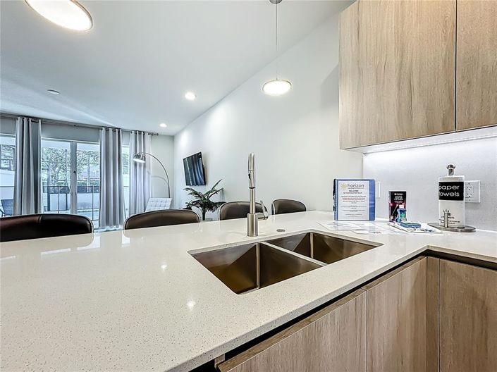 Image No.11-3 Bed Townhouse for sale