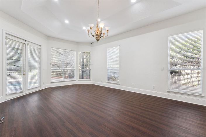 Image No.10-5 Bed Property for sale