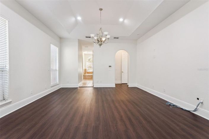 Image No.18-5 Bed Property for sale