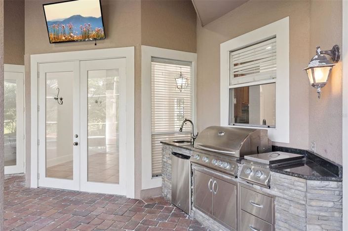 Image No.30-5 Bed Property for sale