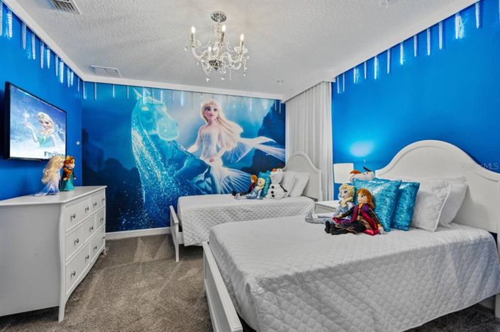 Image No.18-8 Bed Property for sale