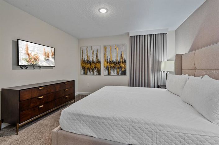 Image No.20-8 Bed Property for sale