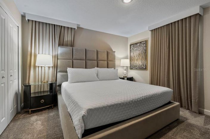 Image No.23-8 Bed Property for sale