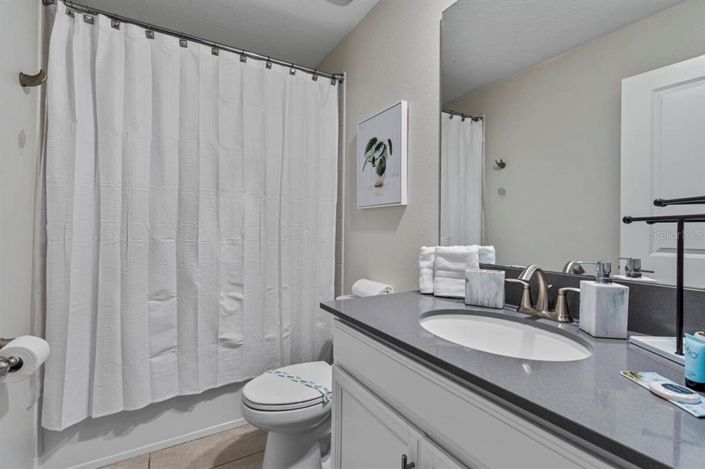 Image No.24-8 Bed Property for sale