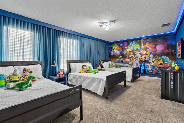 Image No.25-8 Bed Property for sale