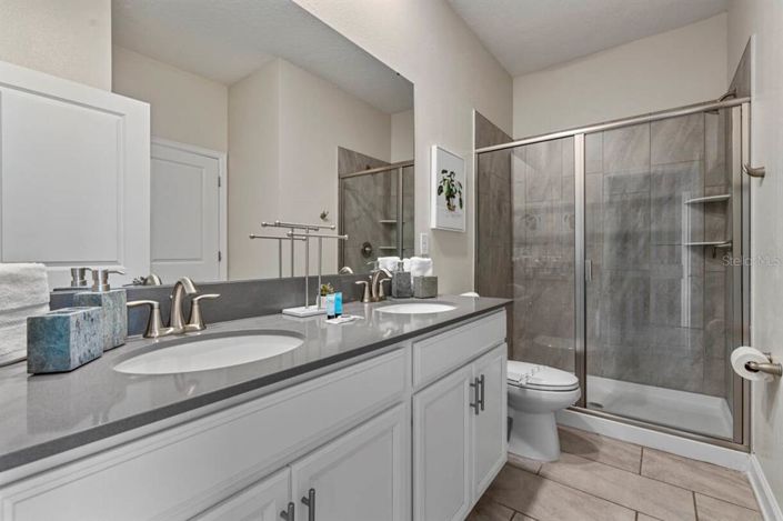 Image No.33-8 Bed Property for sale