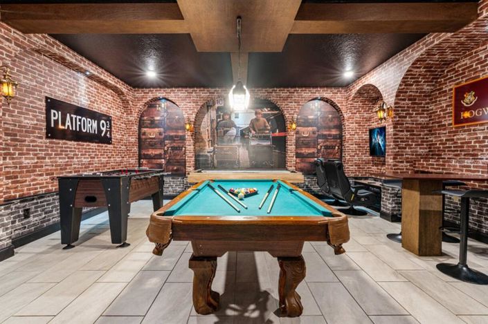 Image No.35-8 Bed Property for sale