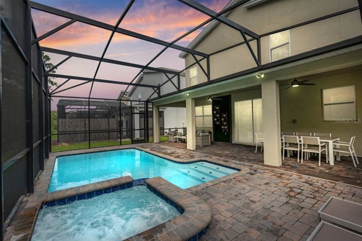 Image No.37-8 Bed Property for sale