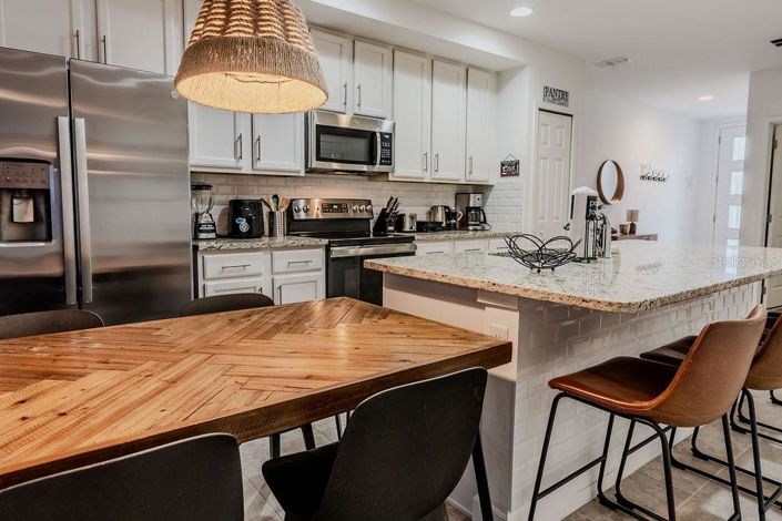 Image No.17-4 Bed Townhouse for sale