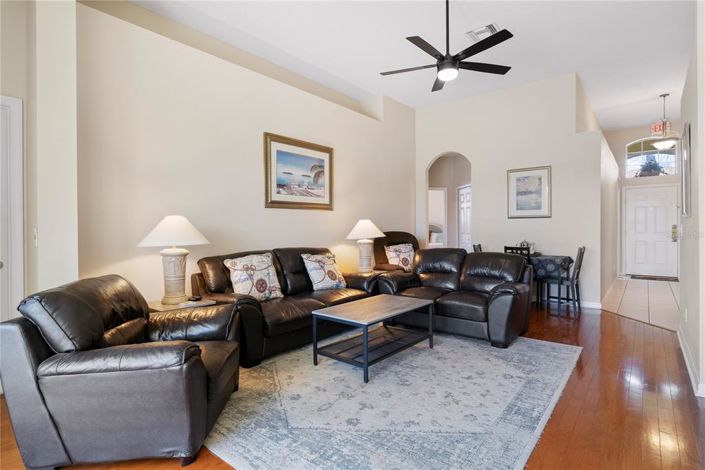 Image No.10-4 Bed Property for sale