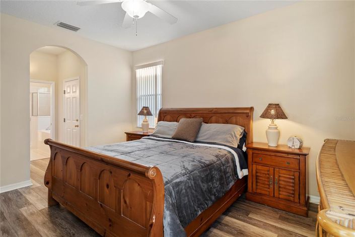 Image No.12-4 Bed Property for sale