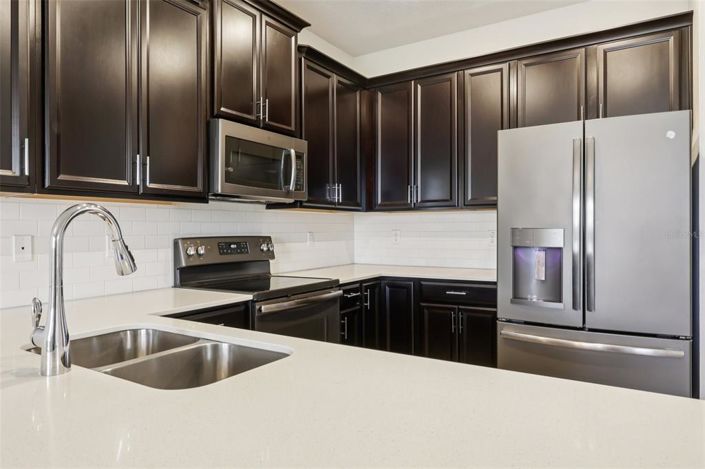 Image No.17-3 Bed Townhouse for sale