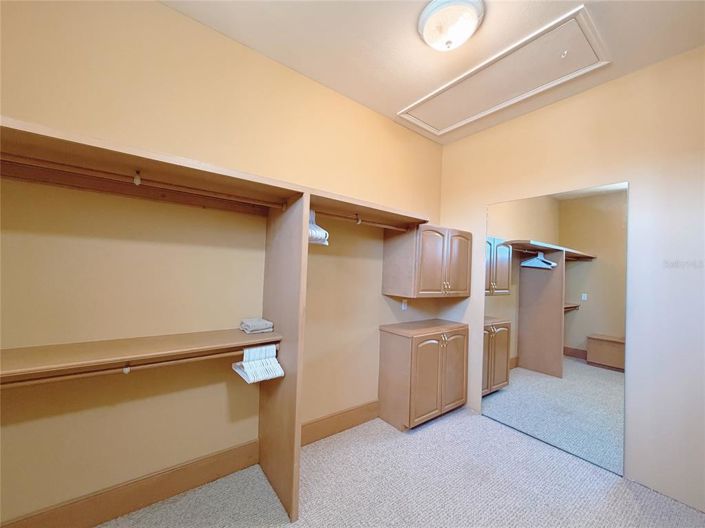 Image No.22-5 Bed Property for sale