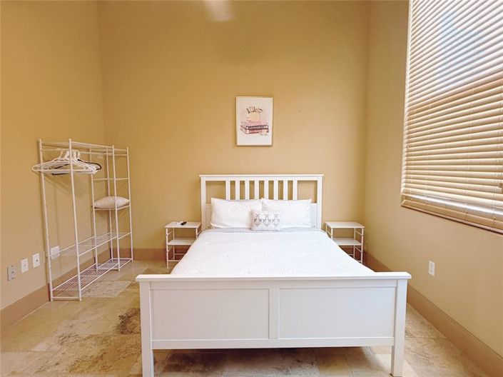 Image No.37-5 Bed Property for sale