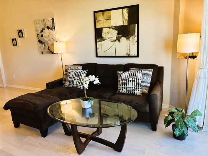 Image No.11-3 Bed Townhouse for sale