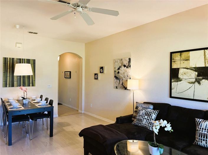 Image No.8-3 Bed Townhouse for sale