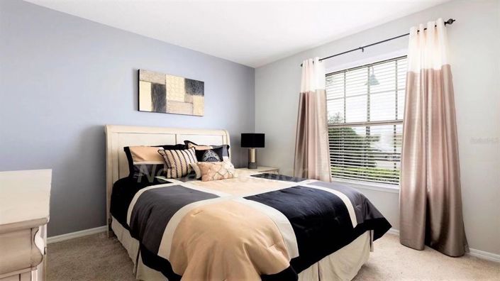 Image No.16-8 Bed Property for sale