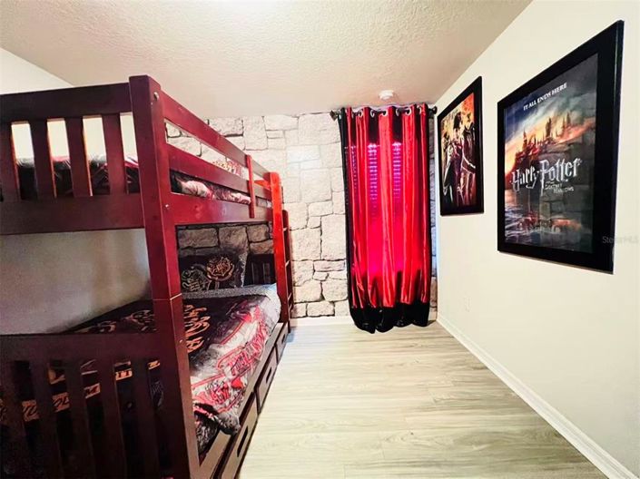 Image No.21-8 Bed Property for sale