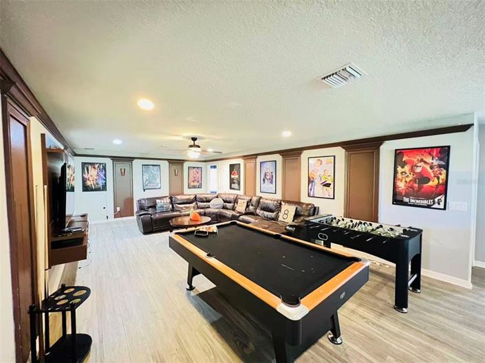 Image No.25-8 Bed Property for sale