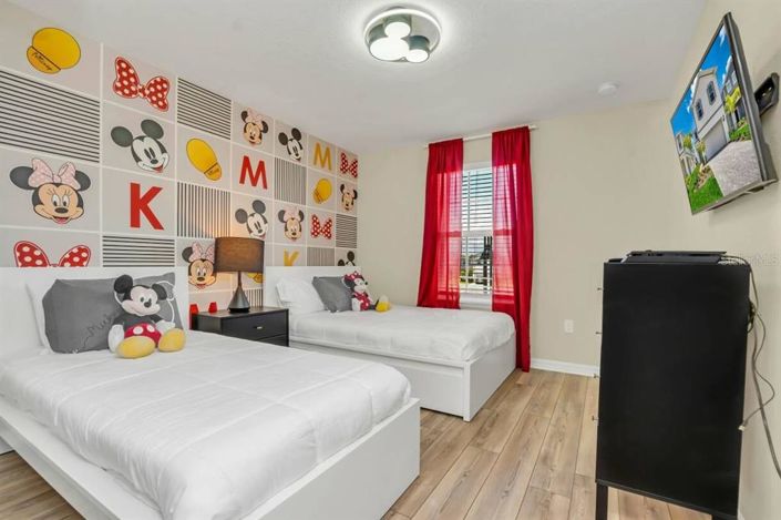 Image No.28-5 Bed Property for sale